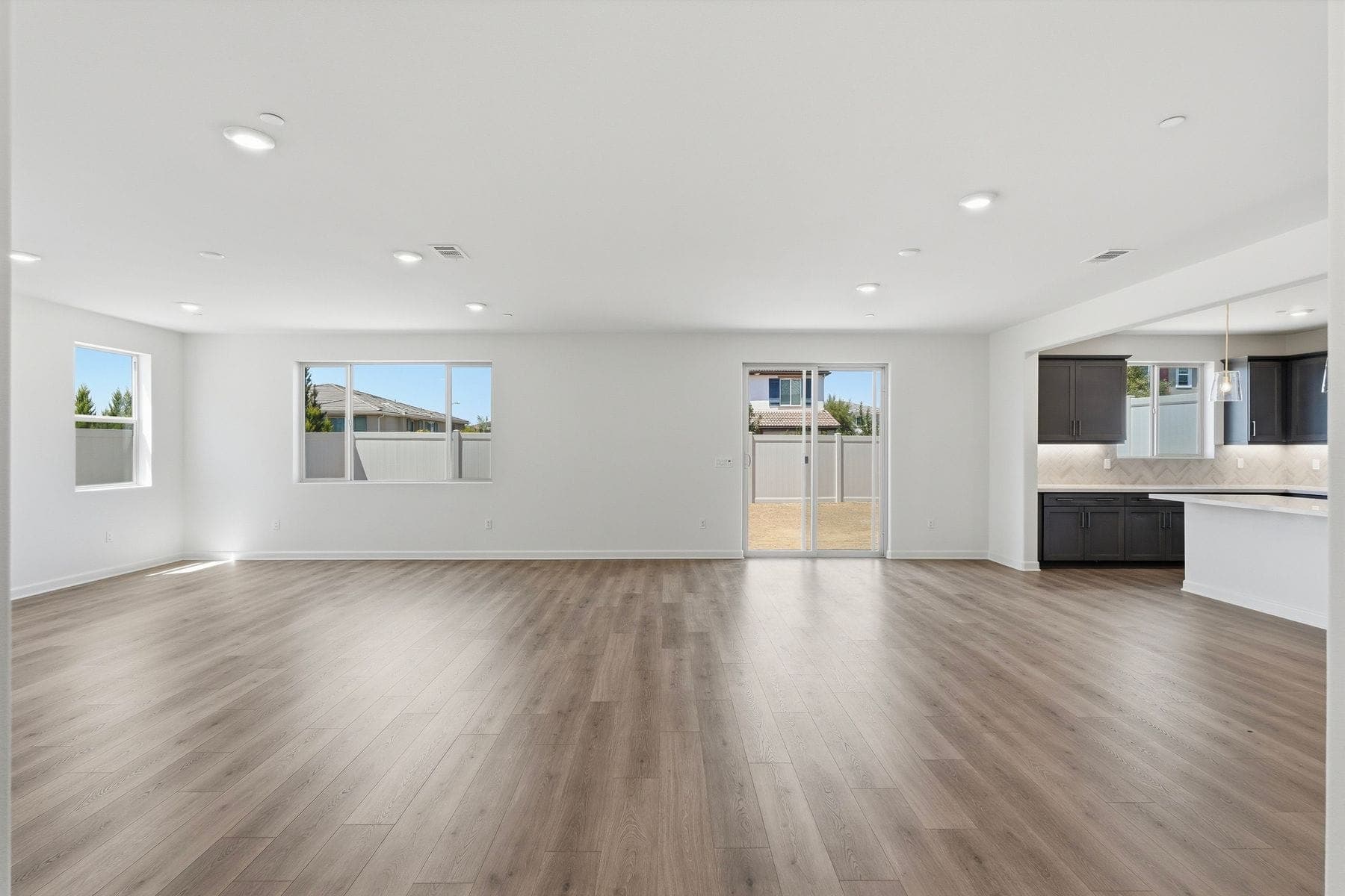 Escondido great room — empty versus Scandinavian virtual staging